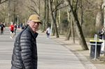 Amsterdam 24 februari 2021
Jack Spijkerman wandelend door het vondelpark