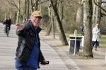 Amsterdam 24 februari 2021
Jack Spijkerman wandelend door het vondelpark