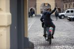 Den Haag 2 maart 2021
Jesse Klaver op de fiets bij het binnenhof.