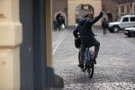 Den Haag 2 maart 2021
Jesse Klaver op de fiets bij het binnenhof.
