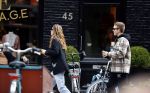 Amsterdam 24 febrruari 2021
Julian Vahle en Chelsey Weimar in amsterdam zuid