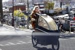 Amsterdam 6 maart 2021
Lauren Verster met de bakfiets met daarin haar 2 kinderen