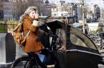 Amsterdam 6 maart 2021
Lauren Verster met de bakfiets met daarin haar 2 kinderen