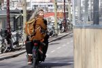 Amsterdam 6 maart 2021
Lauren Verster met de bakfiets met daarin haar 2 kinderen
