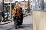 Amsterdam 6 maart 2021
Lauren Verster met de bakfiets met daarin haar 2 kinderen