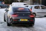 OOstzaan 12 februari 2021
Ferry Doedens en Levy v Wilgen checken samen in bij Hotel v d Valk . Levy rijdt in een dikke mercedes GT 63S AMG