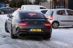 OOstzaan 12 februari 2021
Ferry Doedens en Levy v Wilgen checken samen in bij Hotel v d Valk . Levy rijdt in een dikke mercedes GT 63S AMG