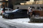 OOstzaan 12 februari 2021
Ferry Doedens en Levy v Wilgen checken samen in bij Hotel v d Valk . Levy rijdt in een dikke mercedes GT 63S AMG