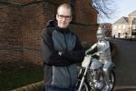 Hengelo 27 februari 2021
Op bezoekbij Martien Meiland die zijn huis verkocht heeft.
Ook spraken wij div mensen in Hengelo die het allemaal heel jammer vinden dat de familie Meiland vertrekt uit Hengelo. We spraken Dave v Aken Luuk Stam Lynet Tiggeloven en Marco Jansen.