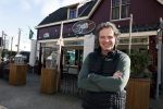 Hengelo 27 februari 2021
Op bezoekbij Martien Meiland die zijn huis verkocht heeft.
Ook spraken wij div mensen in Hengelo die het allemaal heel jammer vinden dat de familie Meiland vertrekt uit Hengelo. We spraken Dave v Aken Luuk Stam Lynet Tiggeloven en Marco Jansen.