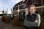 Hengelo 27 februari 2021
Op bezoekbij Martien Meiland die zijn huis verkocht heeft.
Ook spraken wij div mensen in Hengelo die het allemaal heel jammer vinden dat de familie Meiland vertrekt uit Hengelo. We spraken Dave v Aken Luuk Stam Lynet Tiggeloven en Marco Jansen.