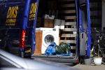 Amsterdam 5 maart 2021
Marieke Elsinga en haar vriend Sander verhuizen naar hun nieuwe huis . De studenten verhuizer verhuist ze.