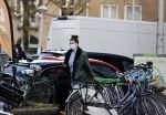 Amsterdam 5 maart 2021
Marieke Elsinga en haar vriend Sander verhuizen naar hun nieuwe huis . De studenten verhuizer verhuist ze.