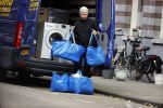 Amsterdam 5 maart 2021
Marieke Elsinga en haar vriend Sander verhuizen naar hun nieuwe huis . De studenten verhuizer verhuist ze.