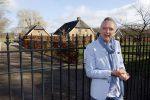Hengelo 27 februari 2021
Op bezoekbij Martien Meiland die zijn huis verkocht heeft.
Ook spraken wij div mensen in Hengelo die het allemaal heel jammer vinden dat de familie Meiland vertrekt uit Hengelo. We spraken Dave v Aken Luuk Stam Lynet Tiggeloven en Marco Jansen.