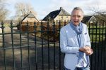 Hengelo 27 februari 2021
Op bezoekbij Martien Meiland die zijn huis verkocht heeft.
Ook spraken wij div mensen in Hengelo die het allemaal heel jammer vinden dat de familie Meiland vertrekt uit Hengelo. We spraken Dave v Aken Luuk Stam Lynet Tiggeloven en Marco Jansen.