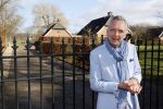 Hengelo 27 februari 2021
Op bezoekbij Martien Meiland die zijn huis verkocht heeft.
Ook spraken wij div mensen in Hengelo die het allemaal heel jammer vinden dat de familie Meiland vertrekt uit Hengelo. We spraken Dave v Aken Luuk Stam Lynet Tiggeloven en Marco Jansen.