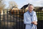 Hengelo 27 februari 2021
Op bezoekbij Martien Meiland die zijn huis verkocht heeft.
Ook spraken wij div mensen in Hengelo die het allemaal heel jammer vinden dat de familie Meiland vertrekt uit Hengelo. We spraken Dave v Aken Luuk Stam Lynet Tiggeloven en Marco Jansen.