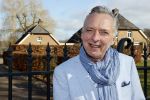 Hengelo 27 februari 2021
Op bezoekbij Martien Meiland die zijn huis verkocht heeft.
Ook spraken wij div mensen in Hengelo die het allemaal heel jammer vinden dat de familie Meiland vertrekt uit Hengelo. We spraken Dave v Aken Luuk Stam Lynet Tiggeloven en Marco Jansen.