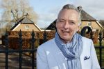 Hengelo 27 februari 2021
Op bezoekbij Martien Meiland die zijn huis verkocht heeft.
Ook spraken wij div mensen in Hengelo die het allemaal heel jammer vinden dat de familie Meiland vertrekt uit Hengelo. We spraken Dave v Aken Luuk Stam Lynet Tiggeloven en Marco Jansen.