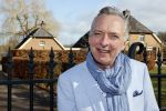 Hengelo 27 februari 2021
Op bezoekbij Martien Meiland die zijn huis verkocht heeft.
Ook spraken wij div mensen in Hengelo die het allemaal heel jammer vinden dat de familie Meiland vertrekt uit Hengelo. We spraken Dave v Aken Luuk Stam Lynet Tiggeloven en Marco Jansen.