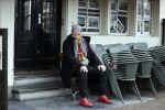 Amsterdam 4 maart 2021
Peter Faber zit elke ochtend tijdens corona bij cafe Kobalt op terras.