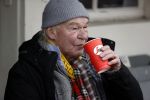 Amsterdam 4 maart 2021
Peter Faber zit elke ochtend tijdens corona bij cafe Kobalt op terras.