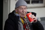 Amsterdam 4 maart 2021
Peter Faber zit elke ochtend tijdens corona bij cafe Kobalt op terras.