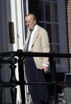 Amsterdam 26 februari 2021
Theo Hiddema in het zonnetje voor zijn huis.