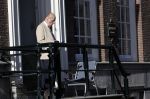 Amsterdam 26 februari 2021
Theo Hiddema in het zonnetje voor zijn huis.