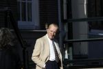 Amsterdam 26 februari 2021
Theo Hiddema in het zonnetje voor zijn huis.