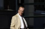 Amsterdam 26 februari 2021
Theo Hiddema in het zonnetje voor zijn huis.