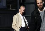 Amsterdam 26 februari 2021
Theo Hiddema in het zonnetje voor zijn huis.