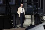 Amsterdam 26 februari 2021
Theo Hiddema in het zonnetje voor zijn huis.