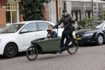 Amsterdam 25 februari 2021
Tjeerd Oosterhuis met zijn dochters op de bakfiets in Amsterdam