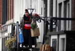 Amsterdam Abcoude 16 februari 2021
Trijntje Oosterhuis vertrekt vanuit haar huurhuis in Amsterdam naar haar nieuwe huis in Abcoude