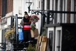 Amsterdam Abcoude 16 februari 2021
Trijntje Oosterhuis vertrekt vanuit haar huurhuis in Amsterdam naar haar nieuwe huis in Abcoude
