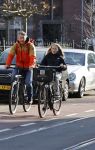 Amsterdam 2 maart 2021
Waldemar Torenstra met zijn dochter en zoon in Amsterdam zuid.