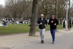 Amsterdam 24 febrruari 2021
Wolter Kroes en kennis Richard hard lopend door het vondelpark