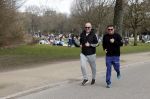 Amsterdam 24 febrruari 2021
Wolter Kroes en kennis Richard hard lopend door het vondelpark