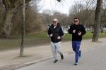 Amsterdam 24 febrruari 2021
Wolter Kroes en kennis Richard hard lopend door het vondelpark