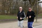 Amsterdam 24 febrruari 2021
Wolter Kroes en kennis Richard hard lopend door het vondelpark