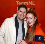 Schiphol 21 februari 2022
De olympische sporters en medaille winnaars komen terug uit Peking en worden gehuldigd in het Hilton Hotel. Antoinette de Jong met verloofde / vriend