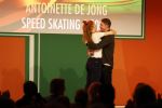 Schiphol 21 februari 2022
De olympische sporters en medaille winnaars komen terug uit Peking en worden gehuldigd in het Hilton Hotel. Antoinette de Jong met verloofde / vriend