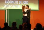 Schiphol 21 februari 2022
De olympische sporters en medaille winnaars komen terug uit Peking en worden gehuldigd in het Hilton Hotel. Antoinette de Jong met verloofde / vriend
