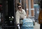 Amsterdam 15 februari 2022
Birgit Schuurman en haar vriend Sander v Haarlem  achter de kinderwagen met daarin hun zoontje Jimi in Amsterdam Zuid