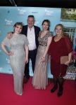 Amsterdam 14 februari 2022
Premiere ik wist het in Tuschinski.
Chantal v gastel met familie