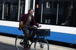Amsterdam 15 februari 2022
Edwin Oudshoorn met hoed op de fiets in Amsterdam