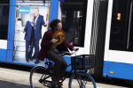 Amsterdam 15 februari 2022
Edwin Oudshoorn met hoed op de fiets in Amsterdam