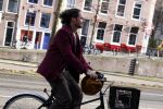 Amsterdam 15 februari 2022
Edwin Oudshoorn met hoed op de fiets in Amsterdam